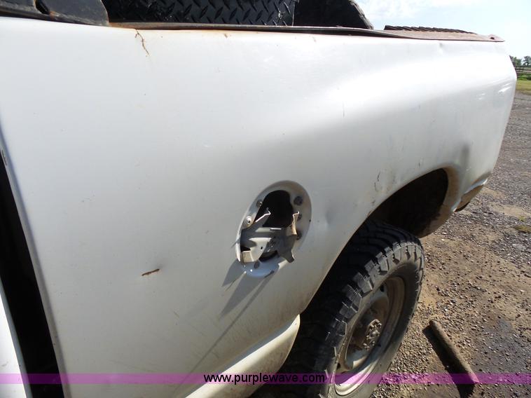 image for item K5274 2004 Dodge Ram 2500 pickup truck