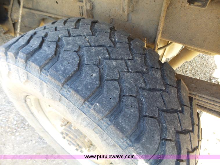 image for item K5274 2004 Dodge Ram 2500 pickup truck