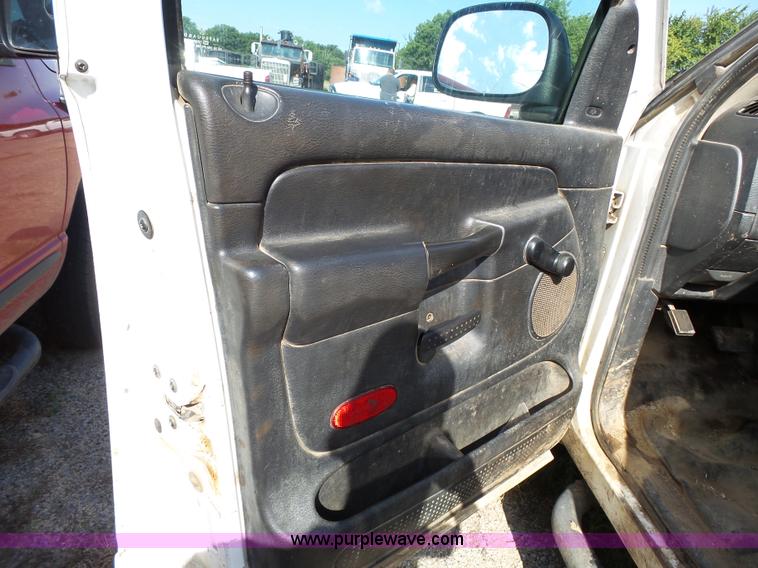 image for item K5276 2004 Dodge Ram 2500 Quad Cab pickup truck