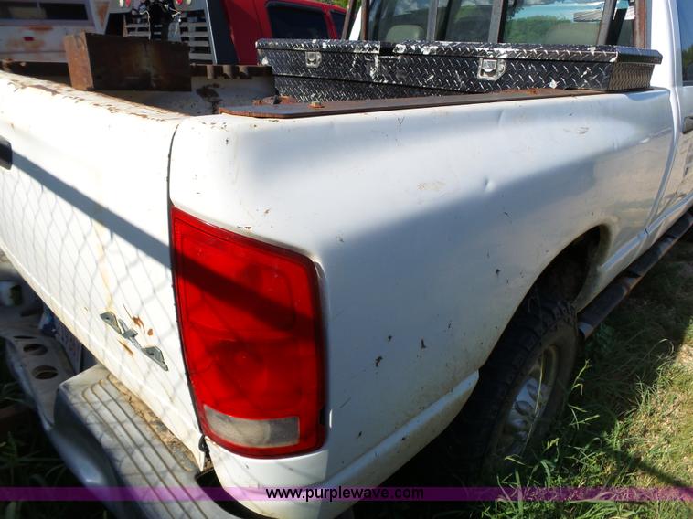 image for item K5276 2004 Dodge Ram 2500 Quad Cab pickup truck
