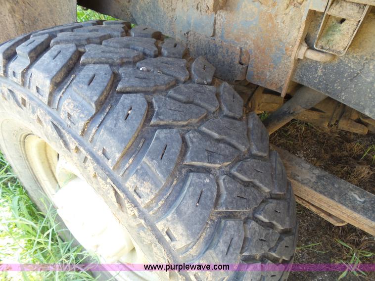 image for item K5276 2004 Dodge Ram 2500 Quad Cab pickup truck