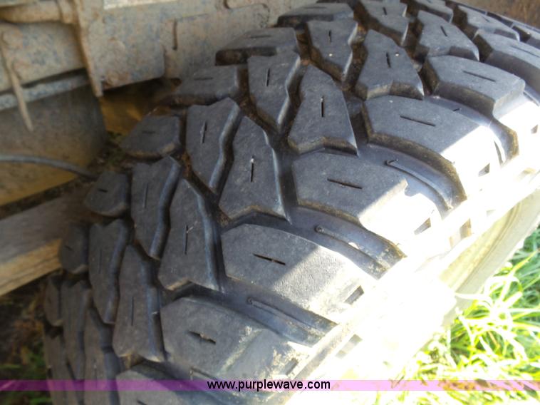 image for item K5276 2004 Dodge Ram 2500 Quad Cab pickup truck