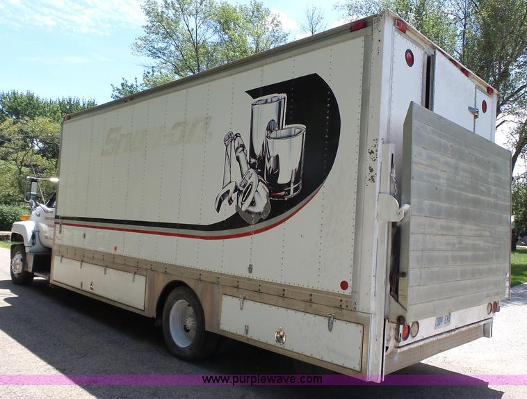 image for item K5331 1992 GMC TopKick delivery truck