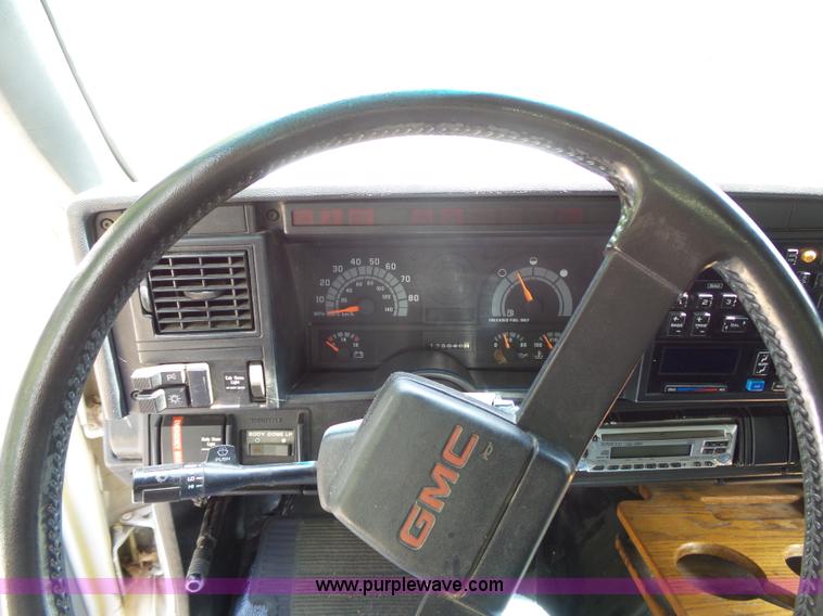 image for item K5331 1992 GMC TopKick delivery truck