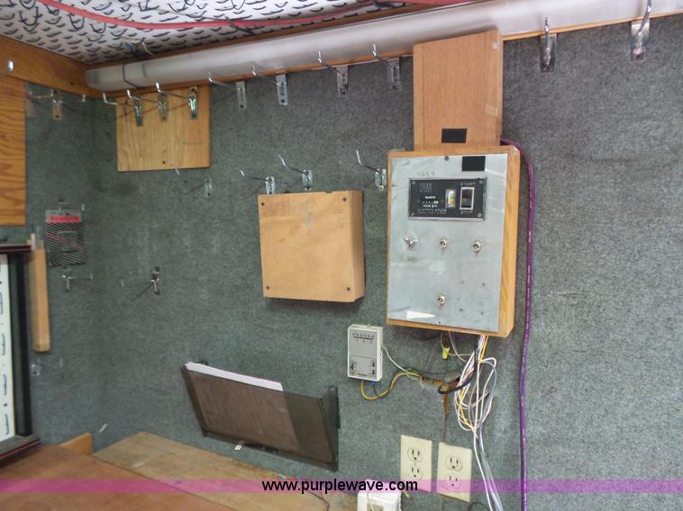 image for item K5331 1992 GMC TopKick delivery truck