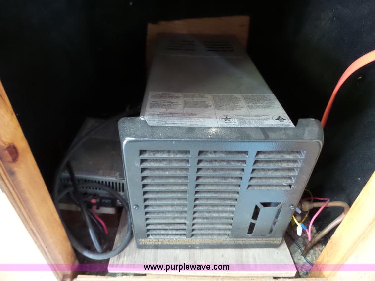 image for item K5331 1992 GMC TopKick delivery truck