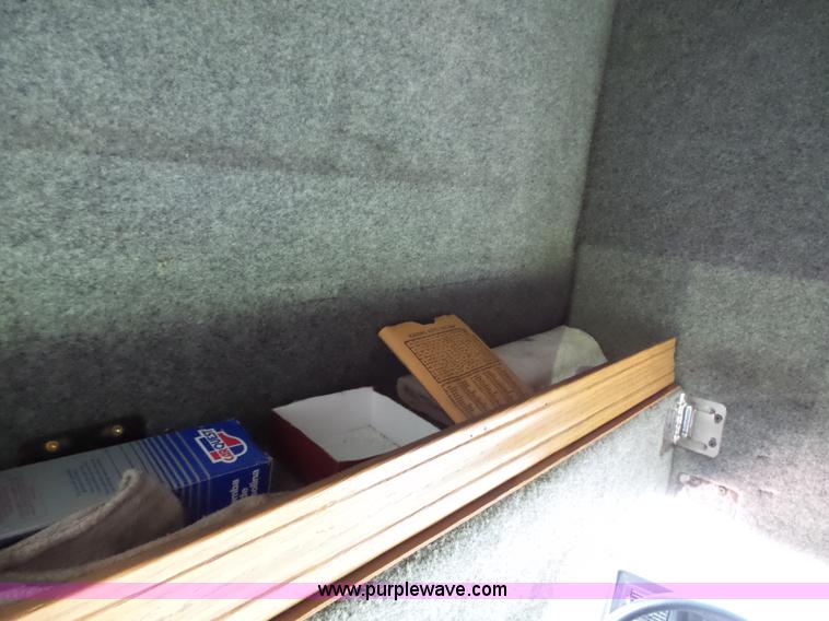 image for item K5331 1992 GMC TopKick delivery truck