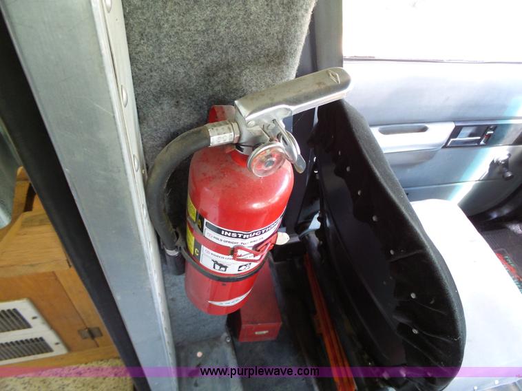 image for item K5331 1992 GMC TopKick delivery truck