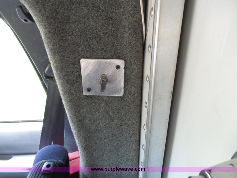 image for item K5331 1992 GMC TopKick delivery truck