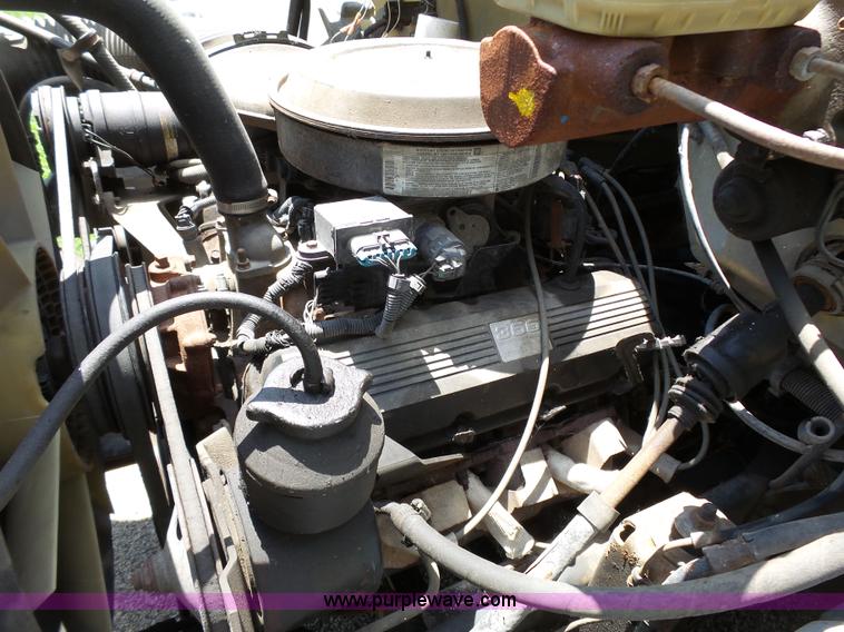 image for item K5331 1992 GMC TopKick delivery truck