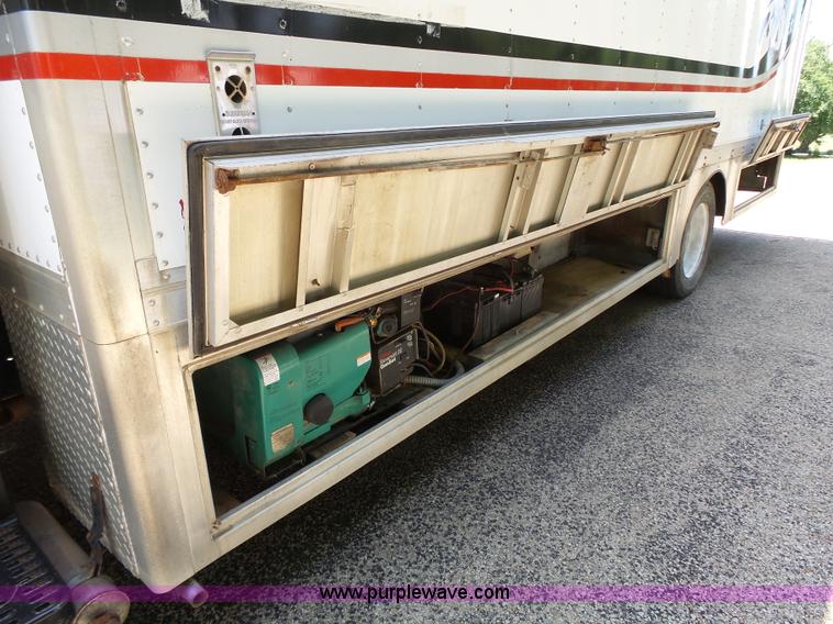 image for item K5331 1992 GMC TopKick delivery truck