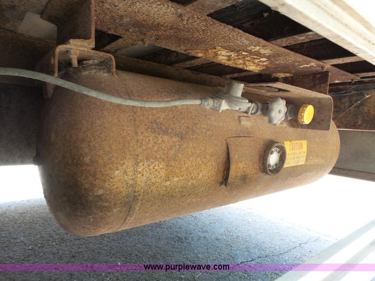 image for item K5331 1992 GMC TopKick delivery truck