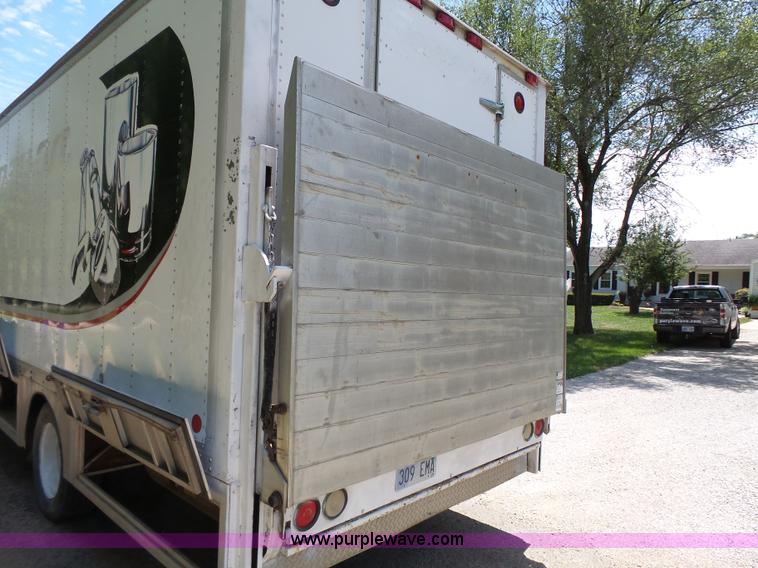 image for item K5331 1992 GMC TopKick delivery truck