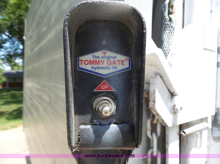 image for item K5331 1992 GMC TopKick delivery truck