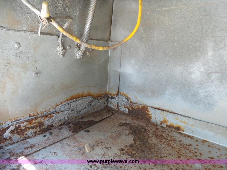 image for item K5331 1992 GMC TopKick delivery truck