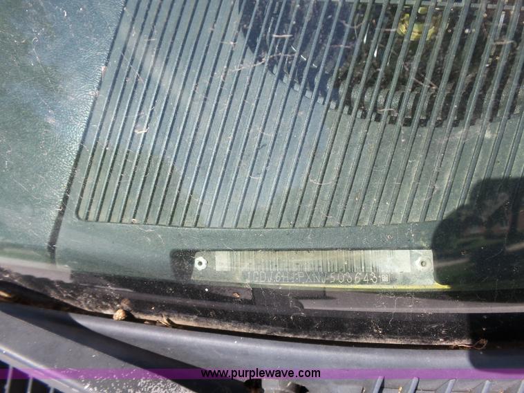 image for item K5331 1992 GMC TopKick delivery truck