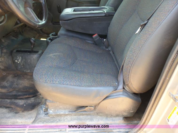 image for item K7063 2007 Chevrolet Silverado Classic 2500HD Ext. Cab pickup truck