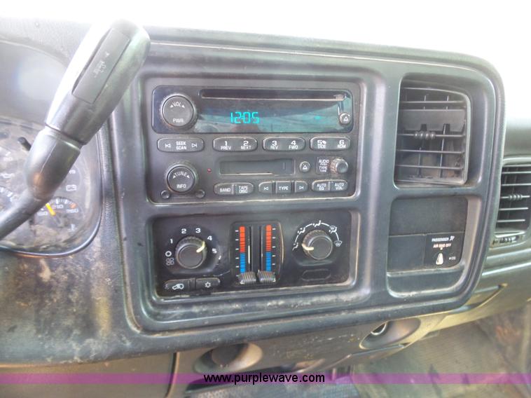 image for item K7063 2007 Chevrolet Silverado Classic 2500HD Ext. Cab pickup truck