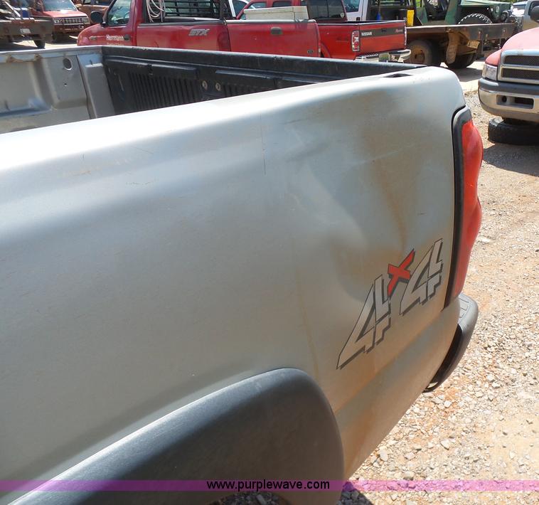 image for item K7063 2007 Chevrolet Silverado Classic 2500HD Ext. Cab pickup truck