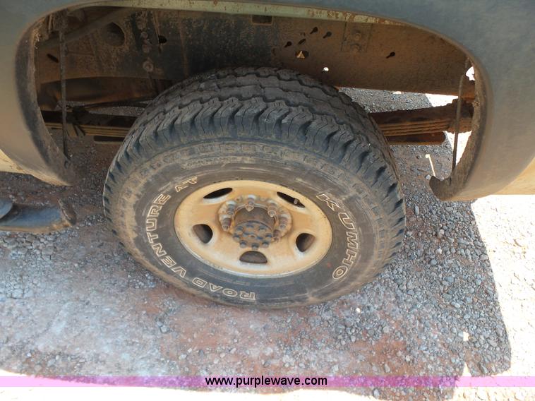 image for item K7063 2007 Chevrolet Silverado Classic 2500HD Ext. Cab pickup truck