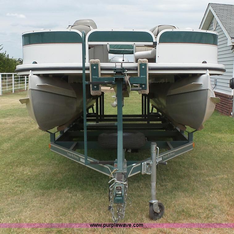 image for item K7064 2004 Crestline 2285CFI pontoon boat