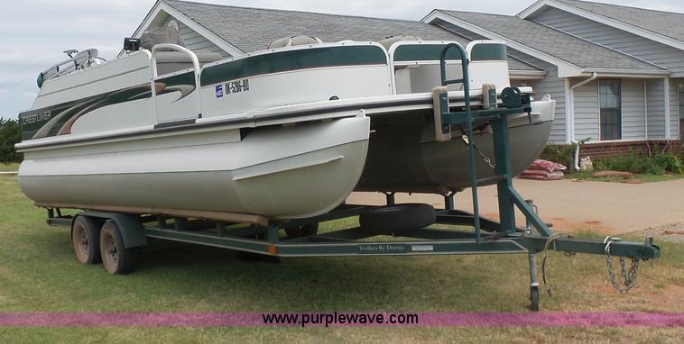 image for item K7064 2004 Crestline 2285CFI pontoon boat