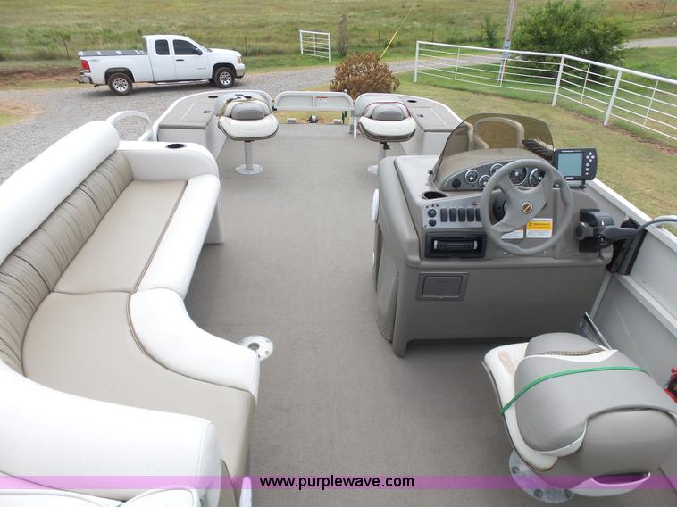 image for item K7064 2004 Crestline 2285CFI pontoon boat