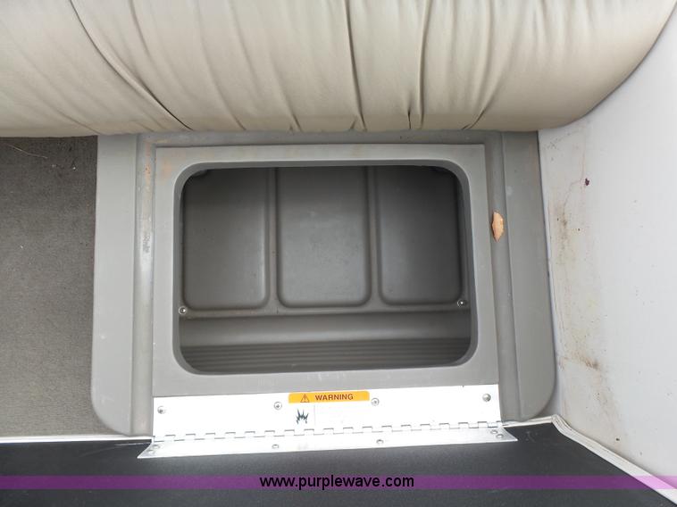 image for item K7064 2004 Crestline 2285CFI pontoon boat