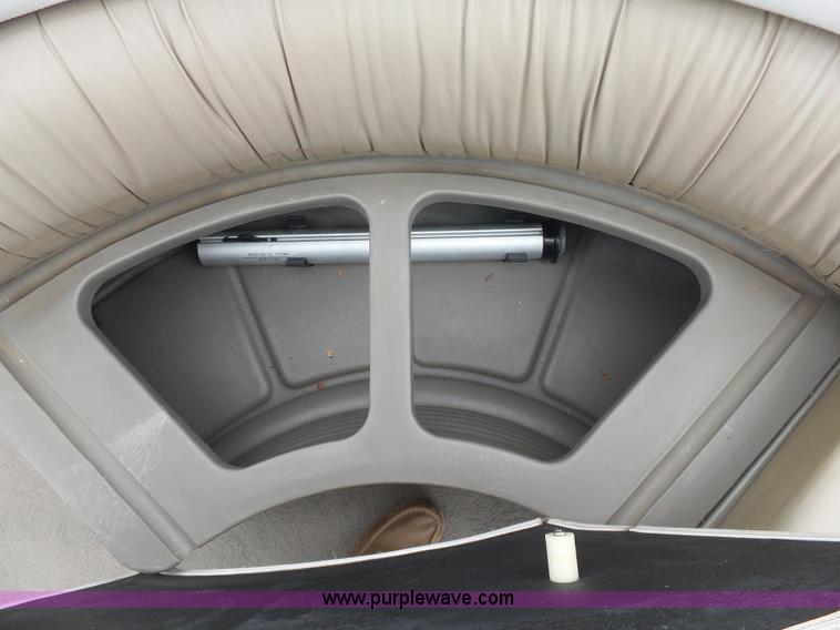 image for item K7064 2004 Crestline 2285CFI pontoon boat