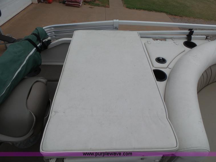 image for item K7064 2004 Crestline 2285CFI pontoon boat