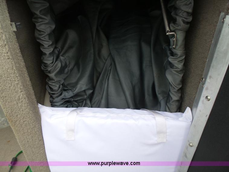 image for item K7064 2004 Crestline 2285CFI pontoon boat