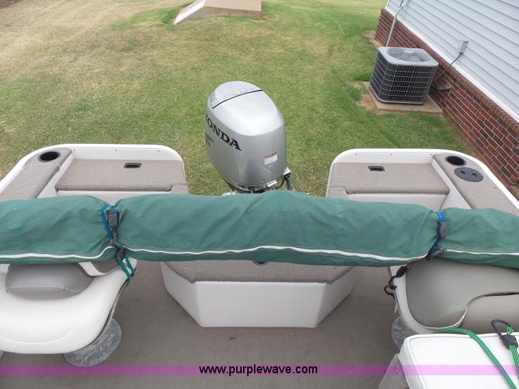 image for item K7064 2004 Crestline 2285CFI pontoon boat