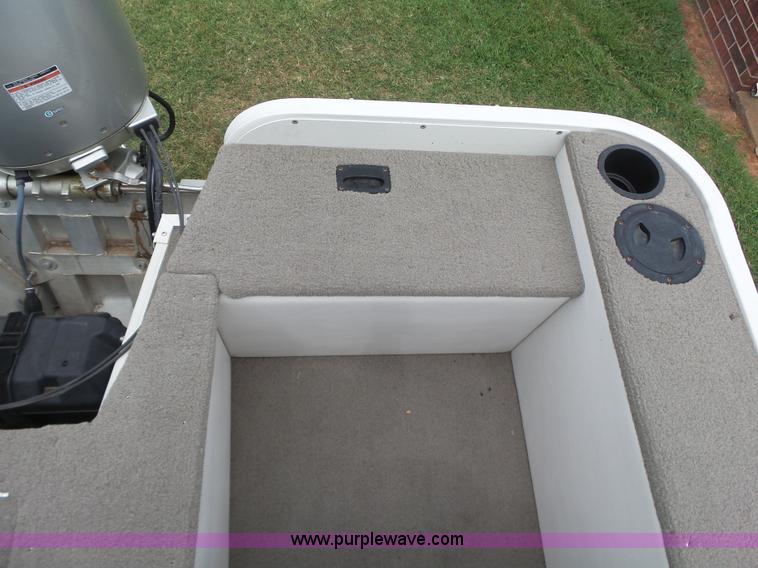 image for item K7064 2004 Crestline 2285CFI pontoon boat