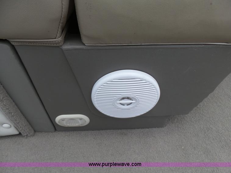 image for item K7064 2004 Crestline 2285CFI pontoon boat