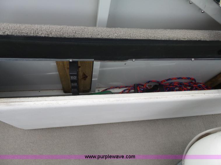 image for item K7064 2004 Crestline 2285CFI pontoon boat