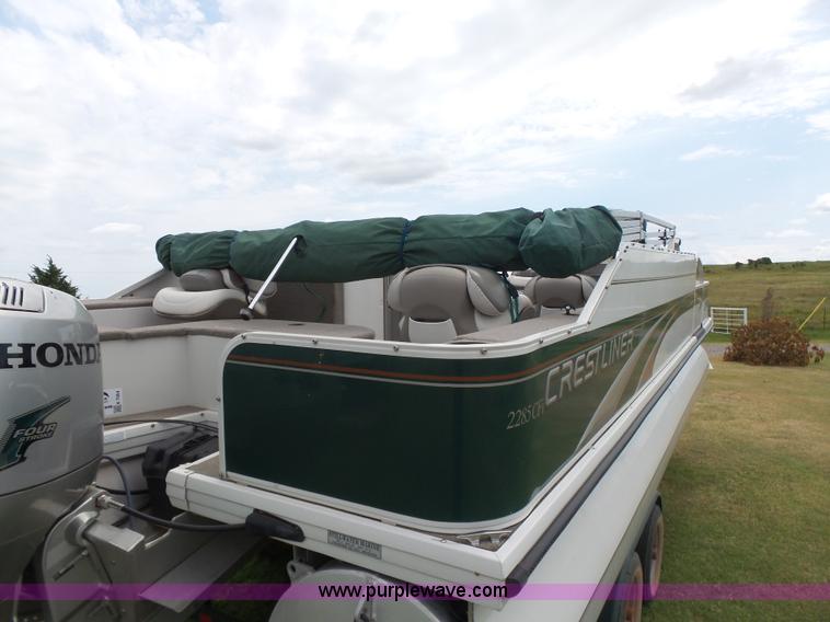 image for item K7064 2004 Crestline 2285CFI pontoon boat