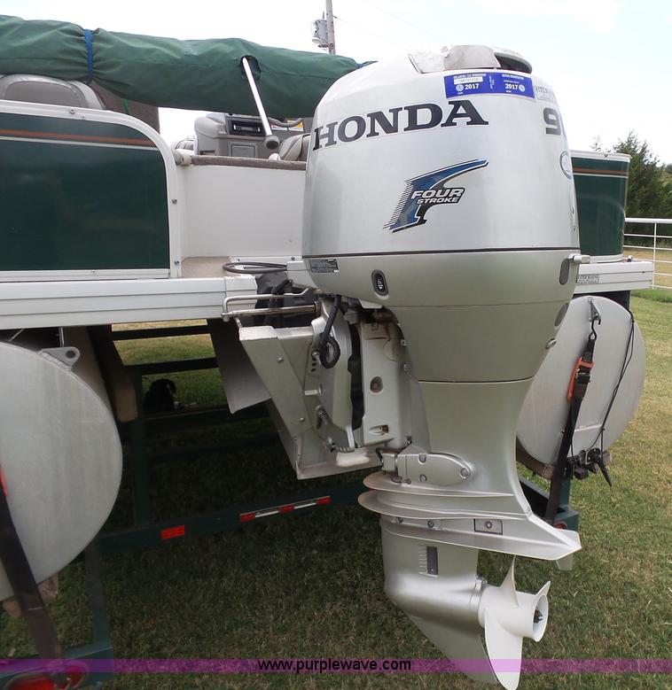 image for item K7064 2004 Crestline 2285CFI pontoon boat