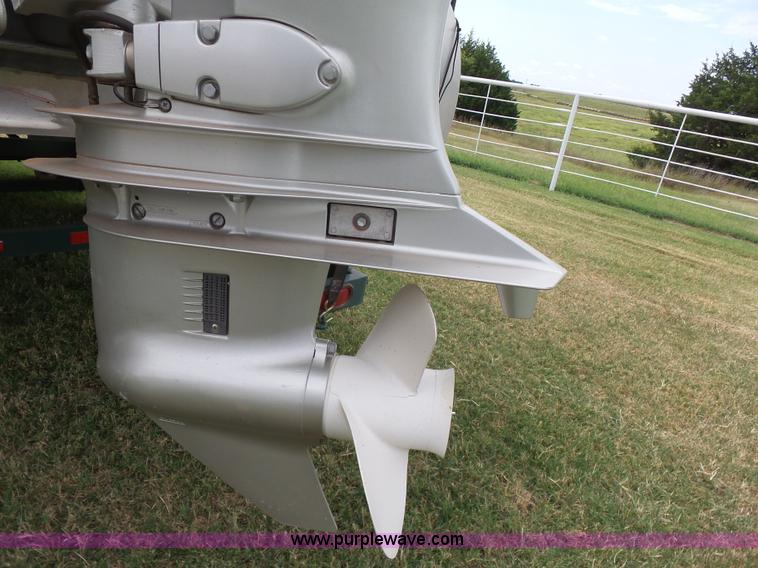 image for item K7064 2004 Crestline 2285CFI pontoon boat