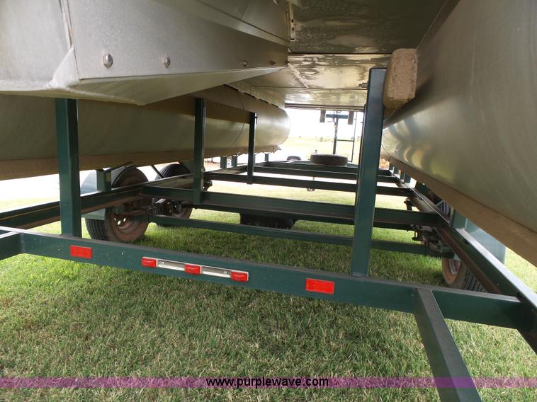 image for item K7064 2004 Crestline 2285CFI pontoon boat