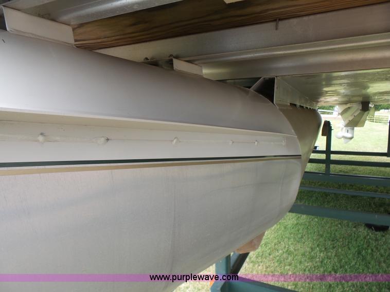 image for item K7064 2004 Crestline 2285CFI pontoon boat