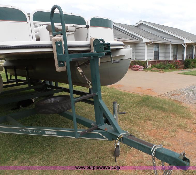 image for item K7064 2004 Crestline 2285CFI pontoon boat