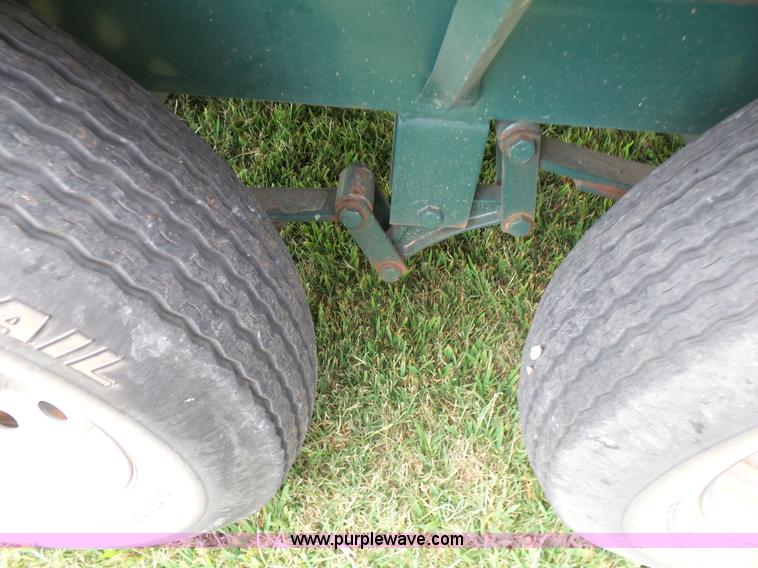 image for item K7064 2004 Crestline 2285CFI pontoon boat