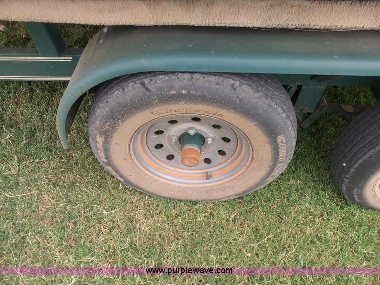 image for item K7064 2004 Crestline 2285CFI pontoon boat