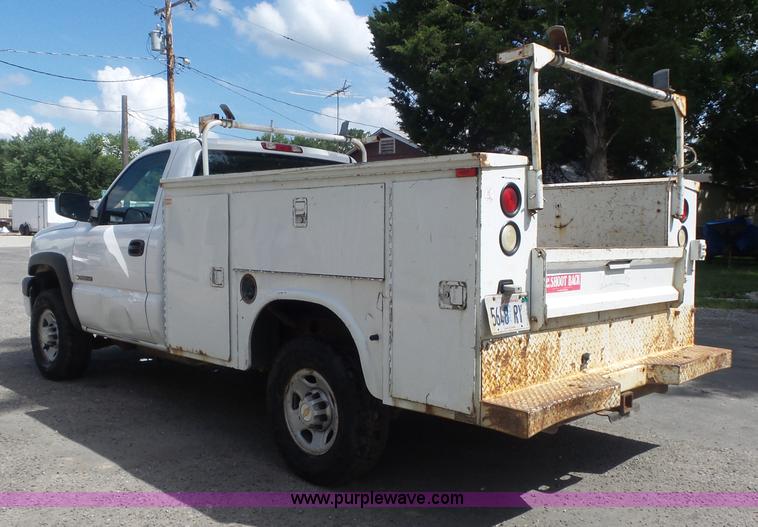 image for item K7730 2007 Chevrolet Silverado Classic 2500HD utility truck