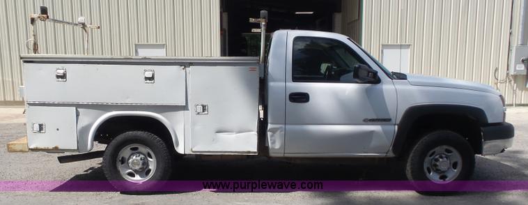 image for item K7730 2007 Chevrolet Silverado Classic 2500HD utility truck