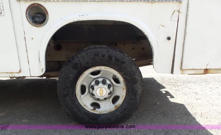 image for item K7730 2007 Chevrolet Silverado Classic 2500HD utility truck