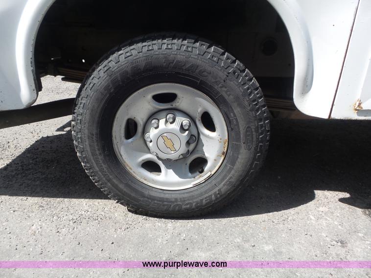 image for item K7730 2007 Chevrolet Silverado Classic 2500HD utility truck