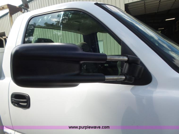 image for item K7730 2007 Chevrolet Silverado Classic 2500HD utility truck