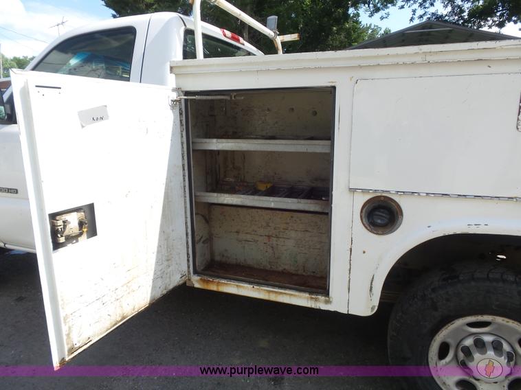 image for item K7730 2007 Chevrolet Silverado Classic 2500HD utility truck