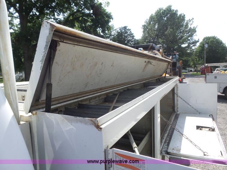 image for item K7730 2007 Chevrolet Silverado Classic 2500HD utility truck